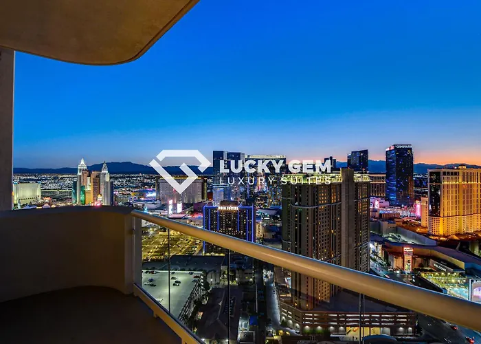 Lucky Gem Penthouse & Luxury Suites At Mgm Signature Resort, Balcony Strip View 3505